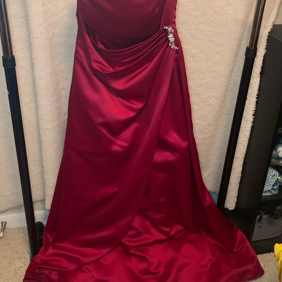 David’s bridal Bridesmaids or prom dress - Picture 2 of 6